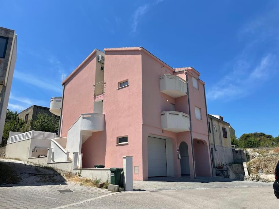 Apartman Apricot - Stilvolles Grosses Haus Mit Kuehlem Garagenparkplatz *