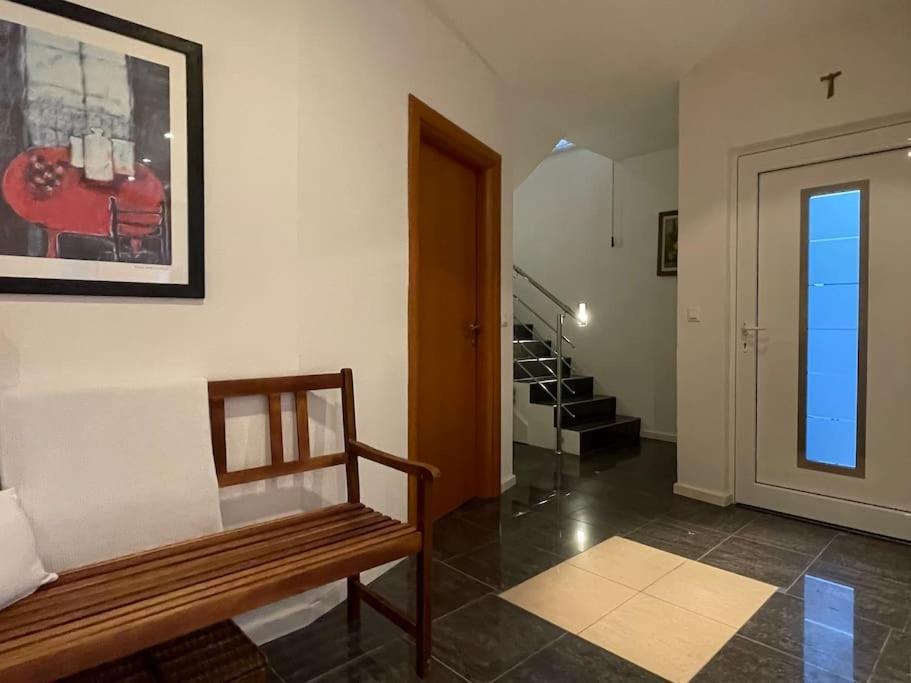 Apartman Apricot - Stilvolles Grosses Haus Mit Kuehlem Garagenparkplatz Split